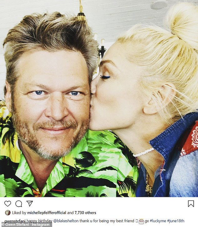 Gwen Stefani Wishes Blake Shelton Happy Birthday With A Kiss Readsector 