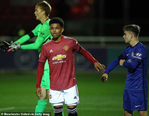 Manchester United S Teen Sensation Shola Shoretire Is Promoted To First Team Training Readsector