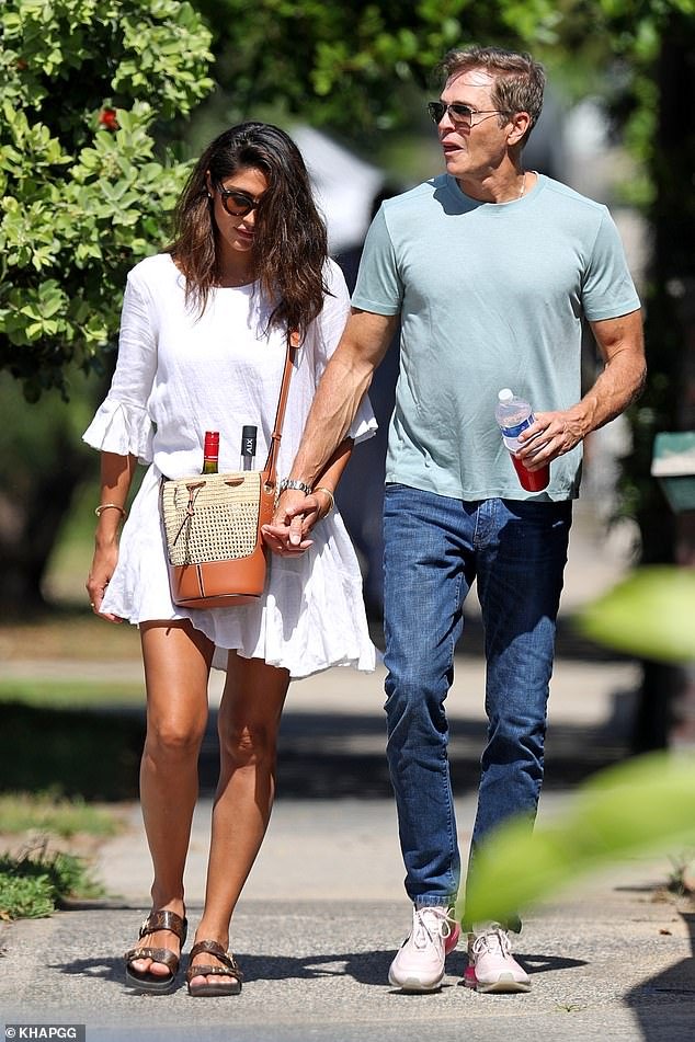 Former Home And Away Star Pia Miller Packs On The Pda With Fiancé 